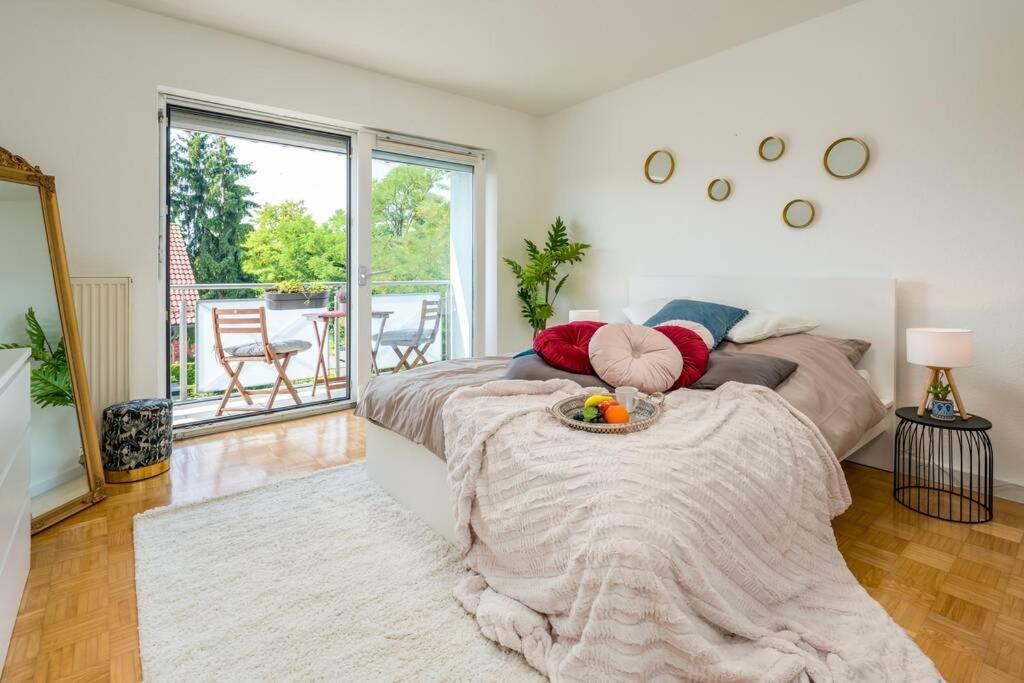 Eg Rechts -Wunderschoene 80M² Grosse 3-Zimmer City Wohnung Naehe Salzburg Freilassing Exterior photo