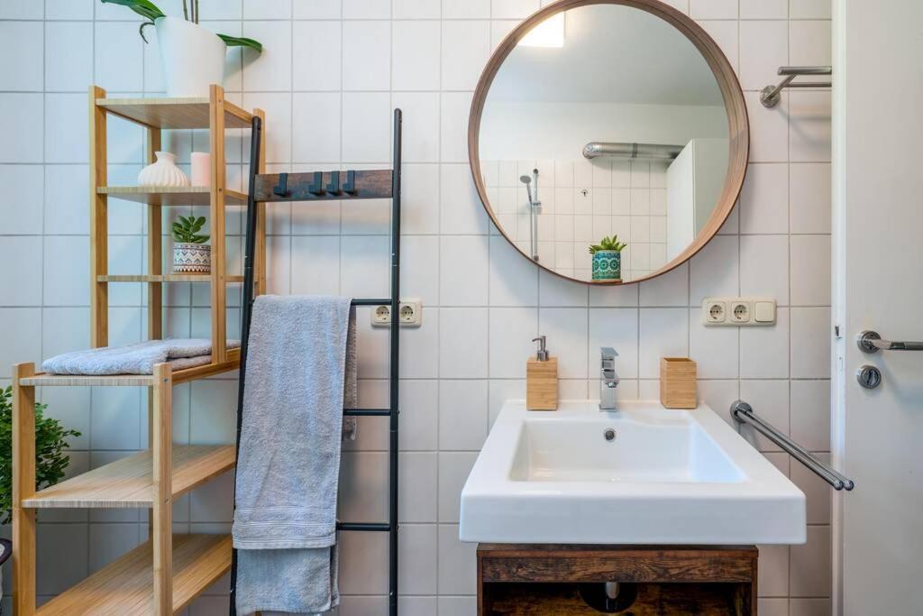 Eg Rechts -Wunderschoene 80M² Grosse 3-Zimmer City Wohnung Naehe Salzburg Freilassing Exterior photo